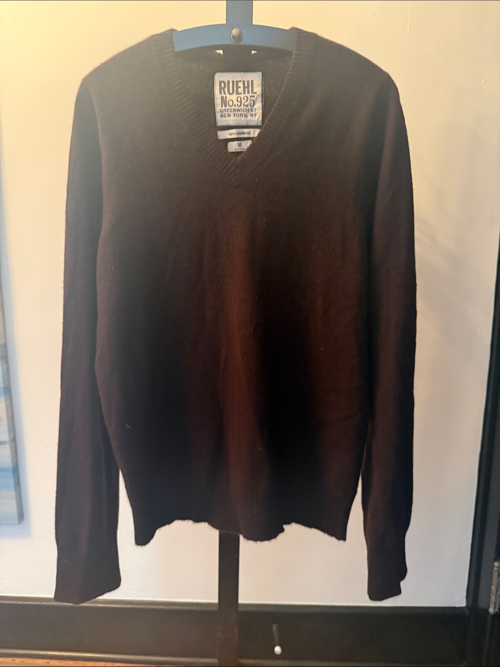 Ruehl No.925 V-Neck cashmere Sweater in Brown